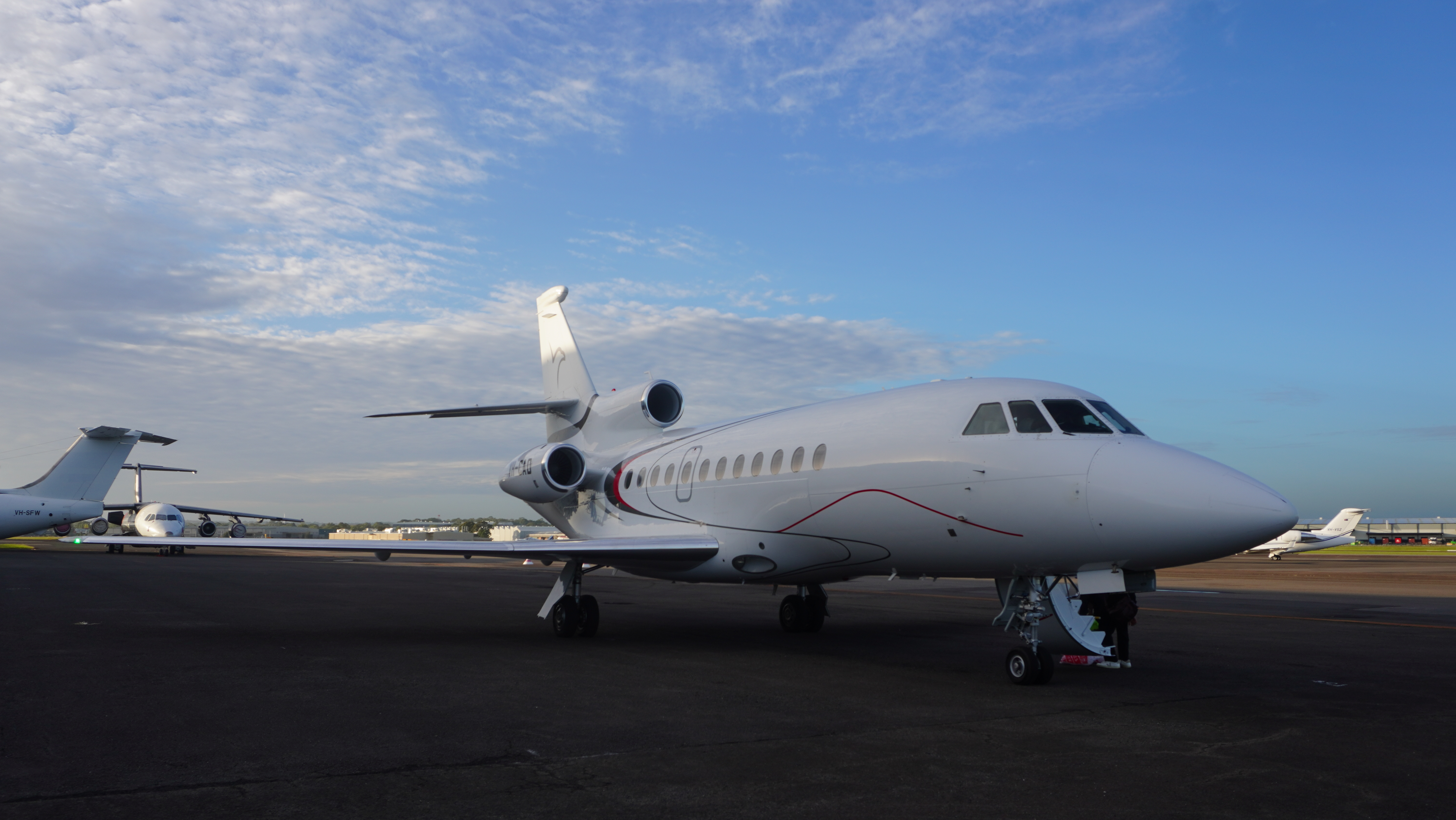 Dassault Falcon 900 - HoneyBee Air charter Bankstown